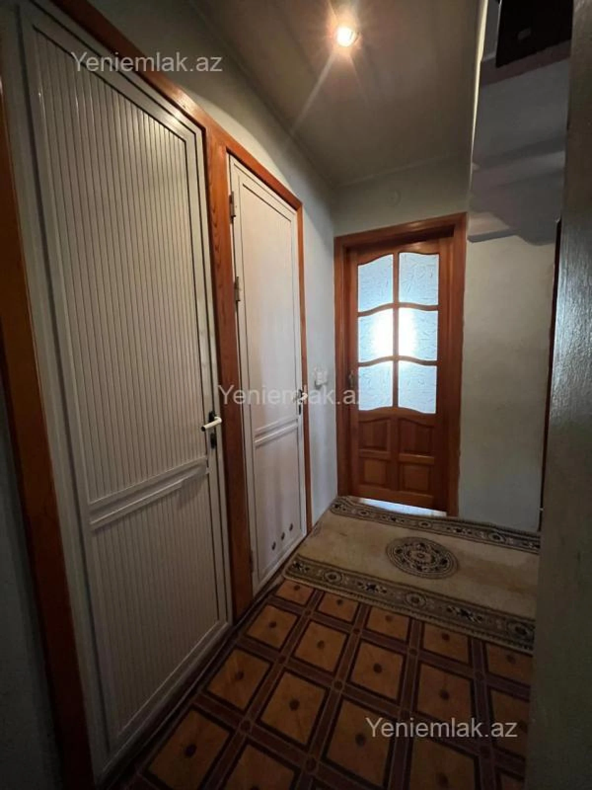 Satılır 2 otaqlı köhnə tikili 56 m²