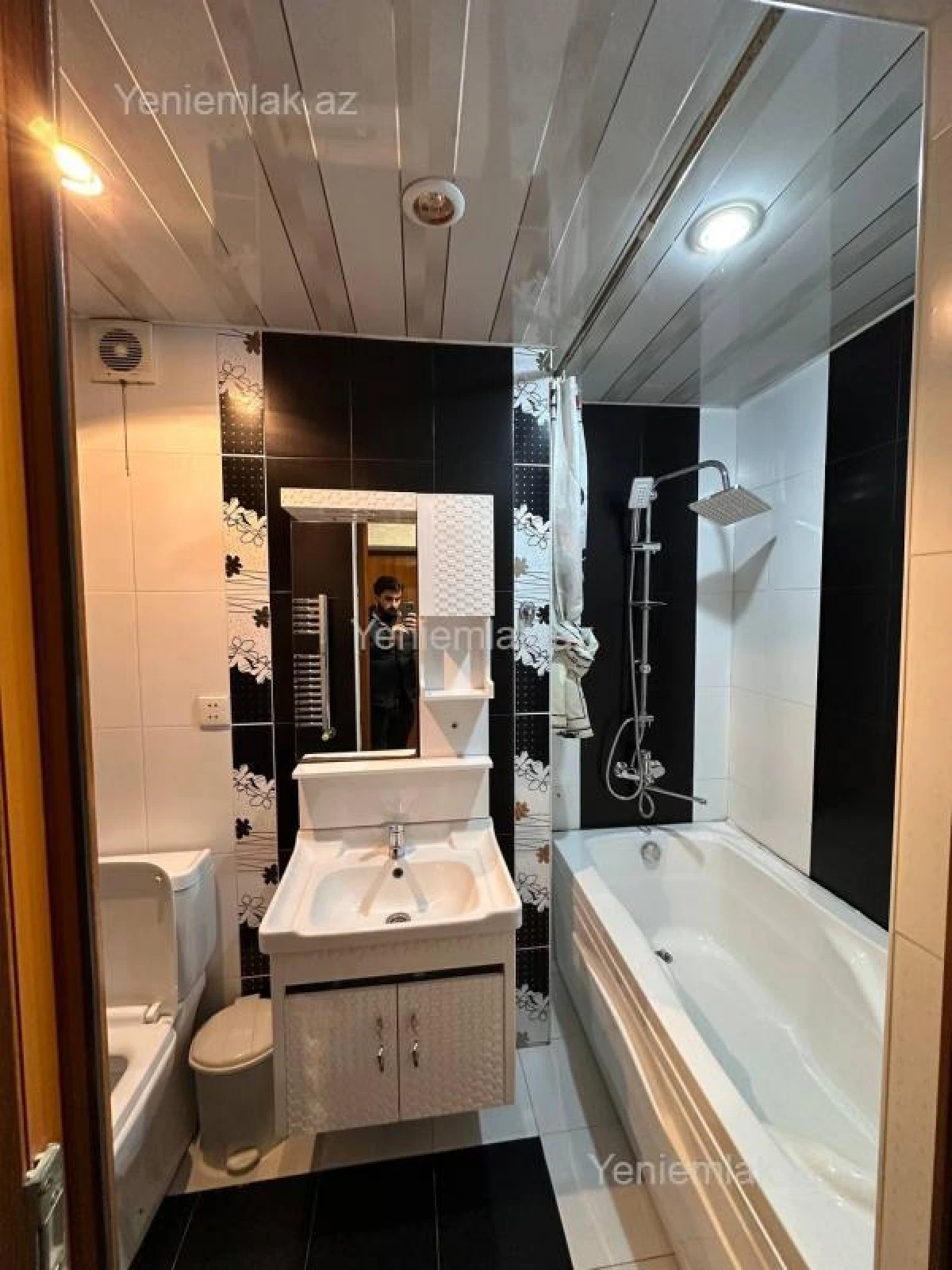 Satılır 2 otaqlı yeni tikili 60 m²