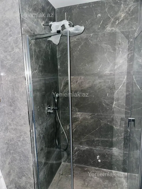 Satılır 4 otaqlı yeni tikili 130 m²