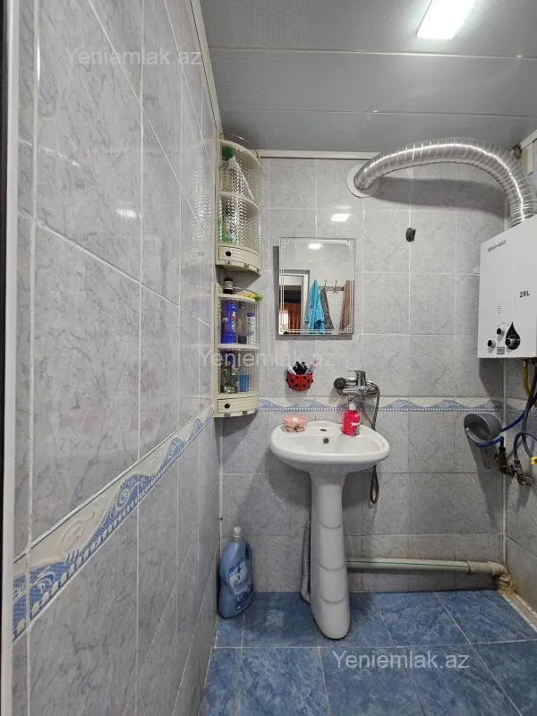 Satılır 2 otaqlı köhnə tikili 50 m²