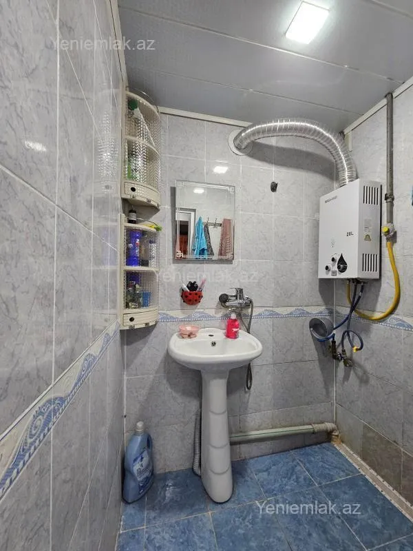 Satılır 2 otaqlı köhnə tikili 50 m²