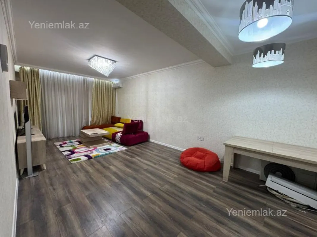 Satılır 2 otaqlı yeni tikili 88 m²