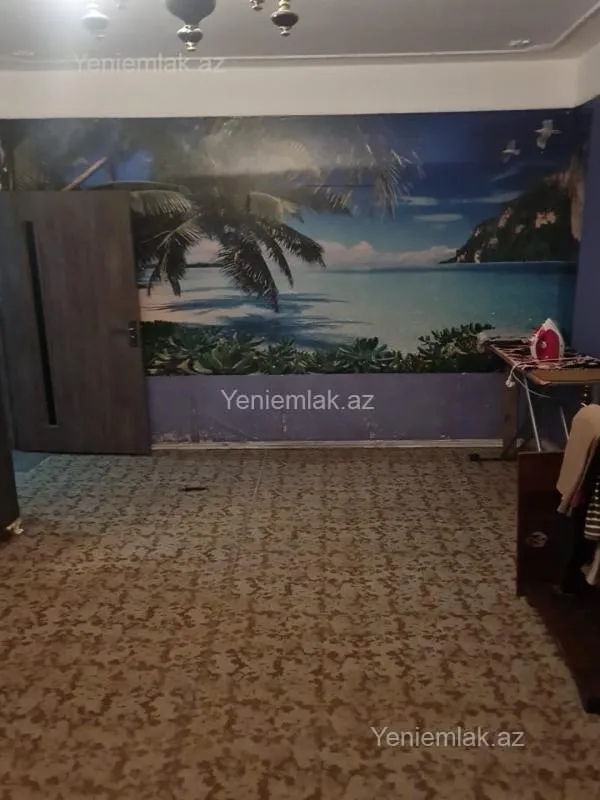 Satılır 4 otaqlı köhnə tikili 100 m²