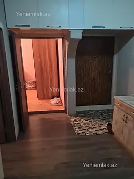 Satılır 4 otaqlı köhnə tikili 100 m²