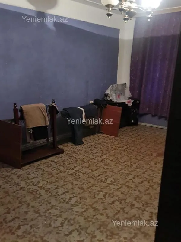 Satılır 4 otaqlı köhnə tikili 100 m²