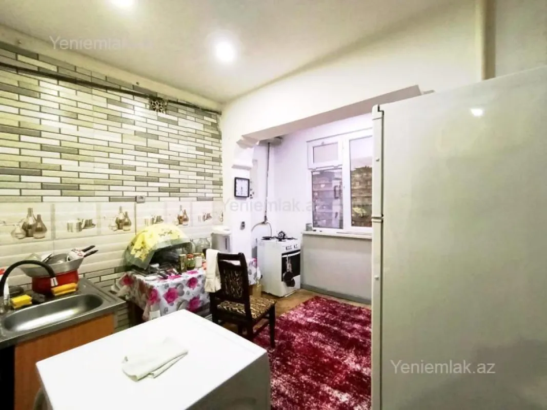 Satılır 2 otaqlı köhnə tikili 60 m²