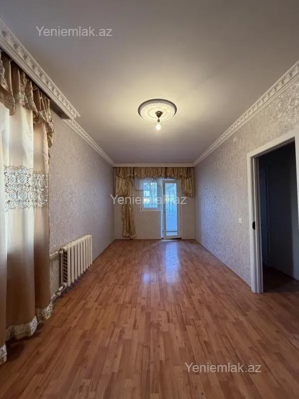 Satılır 1 otaqlı köhnə tikili 40 m²
