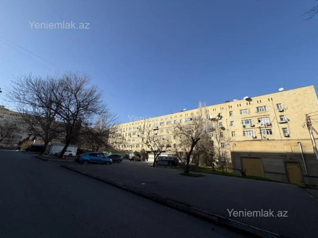 Satılır 1 otaqlı köhnə tikili 40 m²