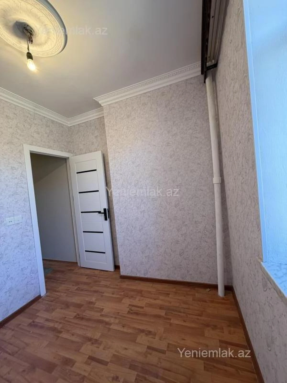 Satılır 1 otaqlı köhnə tikili 40 m²