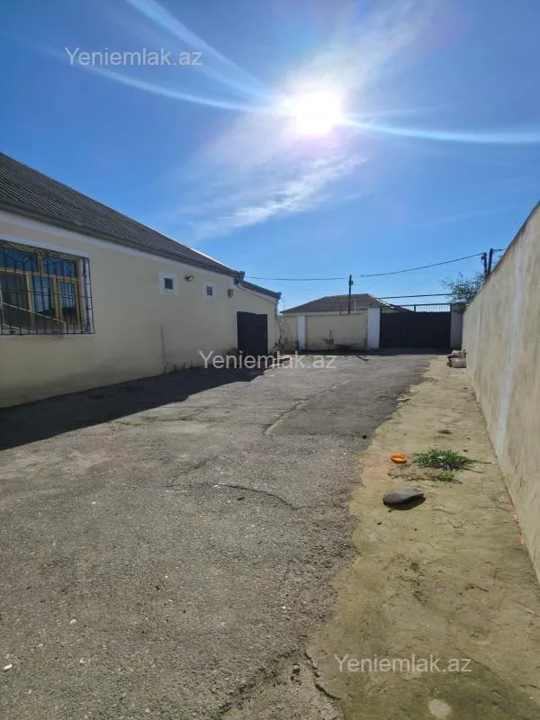 Satılır 5 otaqlı həyət evi 140 m²
