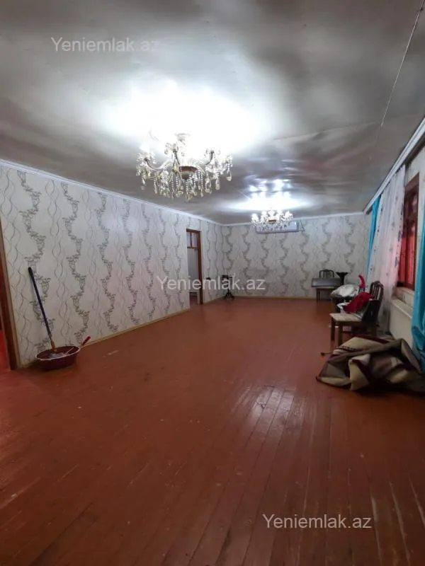 Satılır 5 otaqlı həyət evi 140 m²