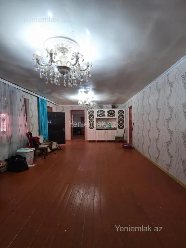 Satılır 5 otaqlı həyət evi 140 m²