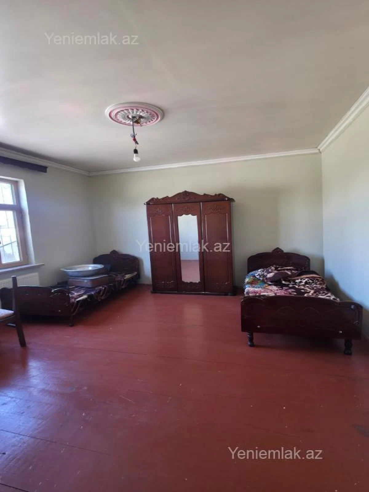 Satılır 5 otaqlı həyət evi 140 m²