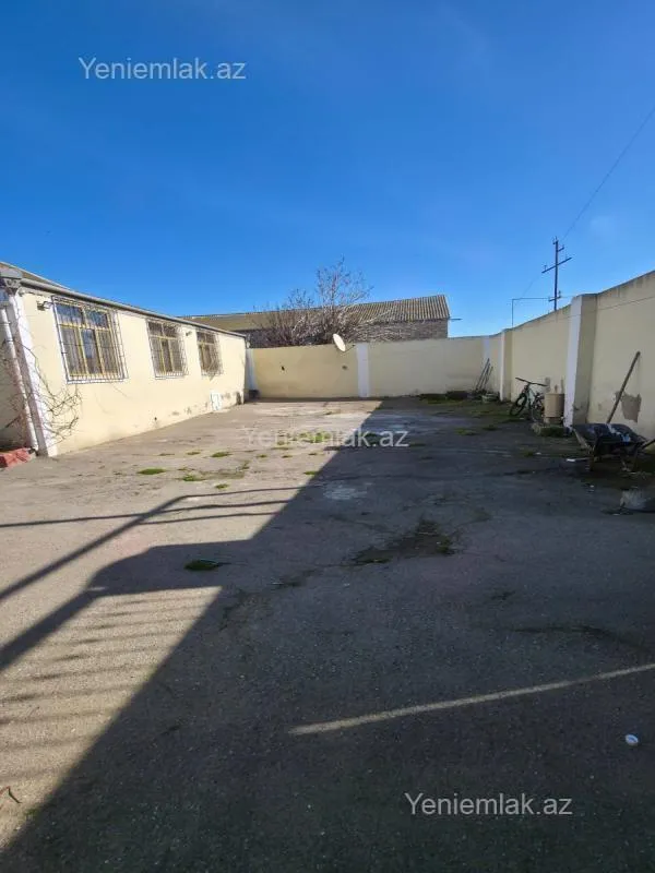 Satılır 5 otaqlı həyət evi 140 m²