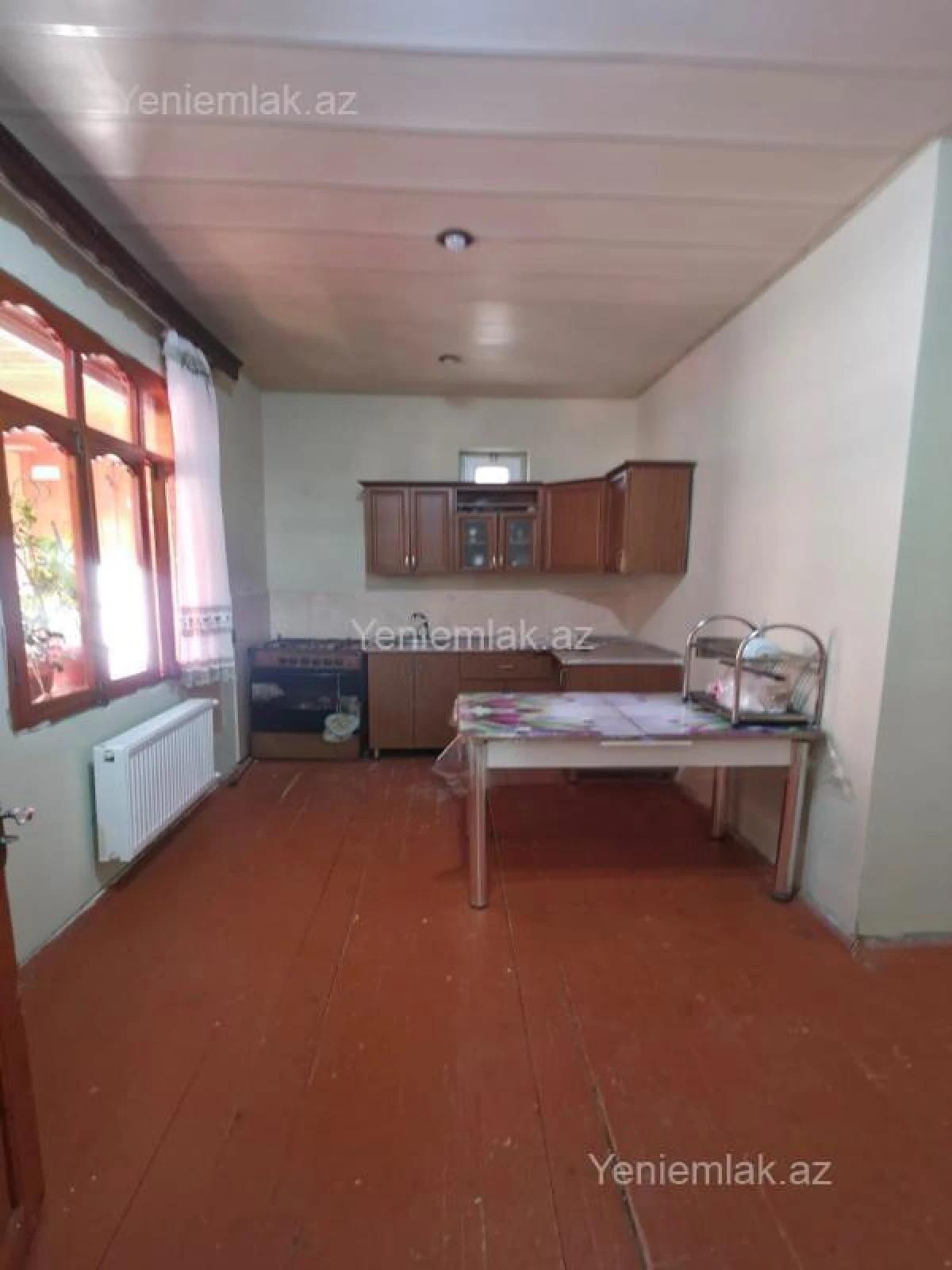 Satılır 5 otaqlı həyət evi 140 m²