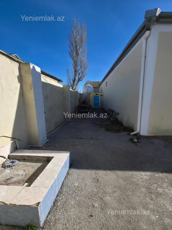 Satılır 5 otaqlı həyət evi 140 m²