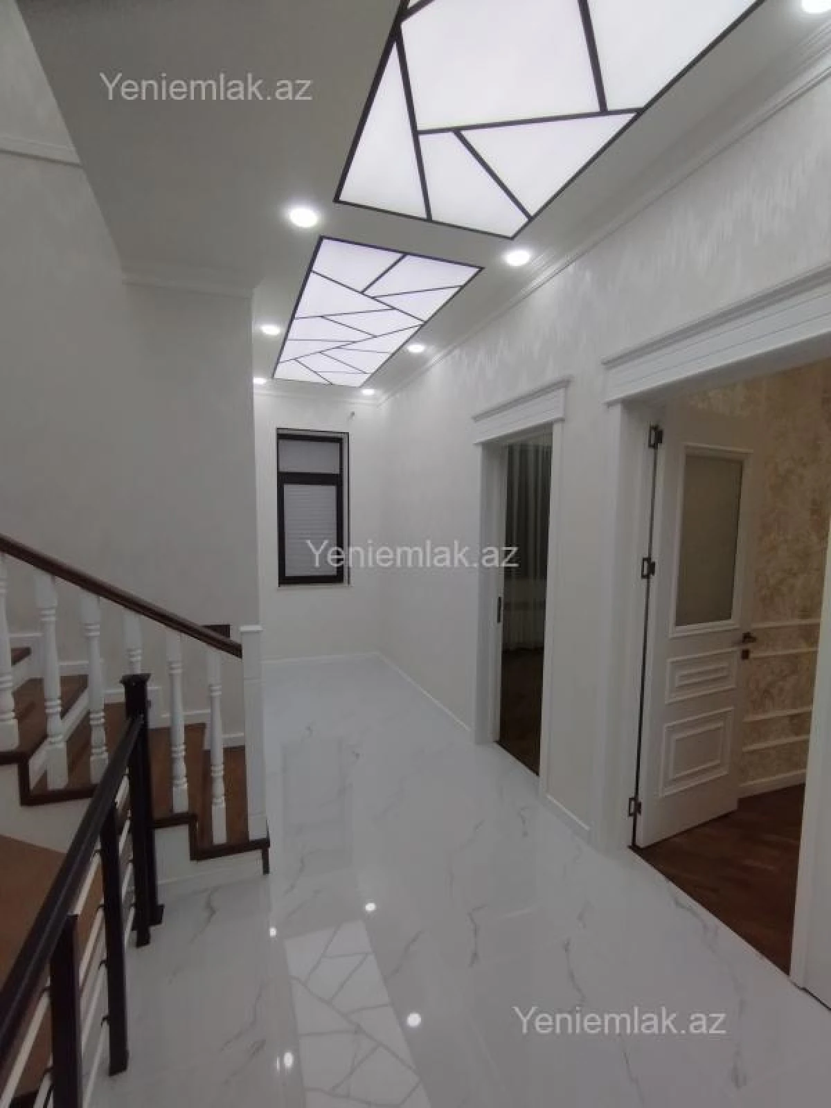 Satılır 6 otaqlı həyət evi 330 m²