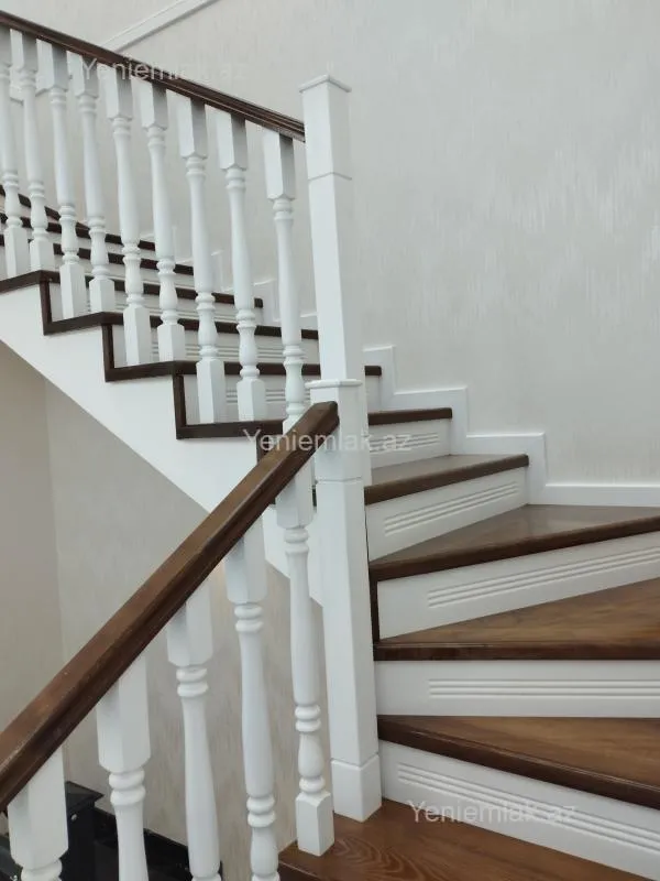 Satılır 6 otaqlı həyət evi 330 m²