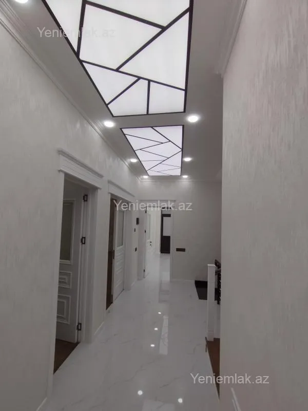 Satılır 6 otaqlı həyət evi 330 m²