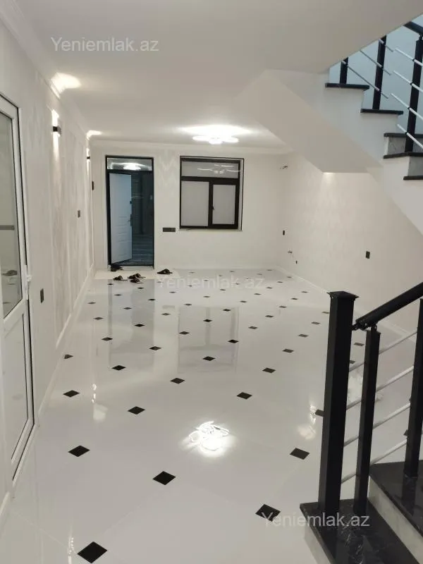 Satılır 6 otaqlı həyət evi 330 m²