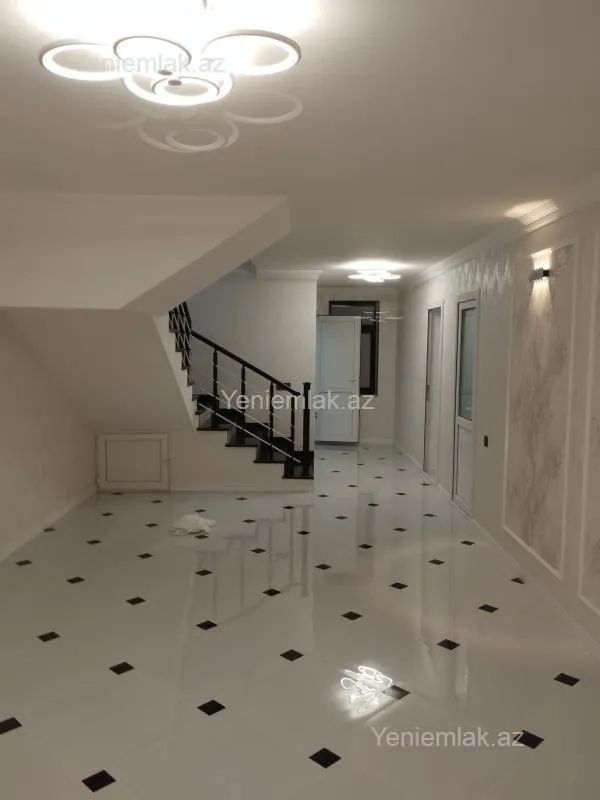 Satılır 6 otaqlı həyət evi 330 m²