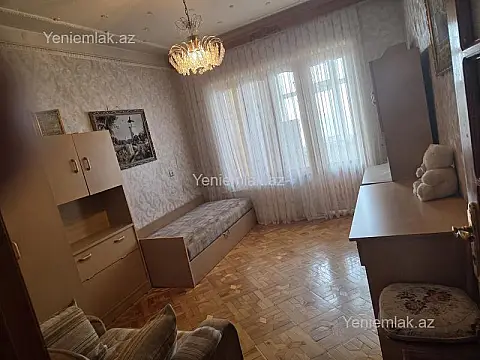 Satılır 4 otaqlı köhnə tikili 110 m²