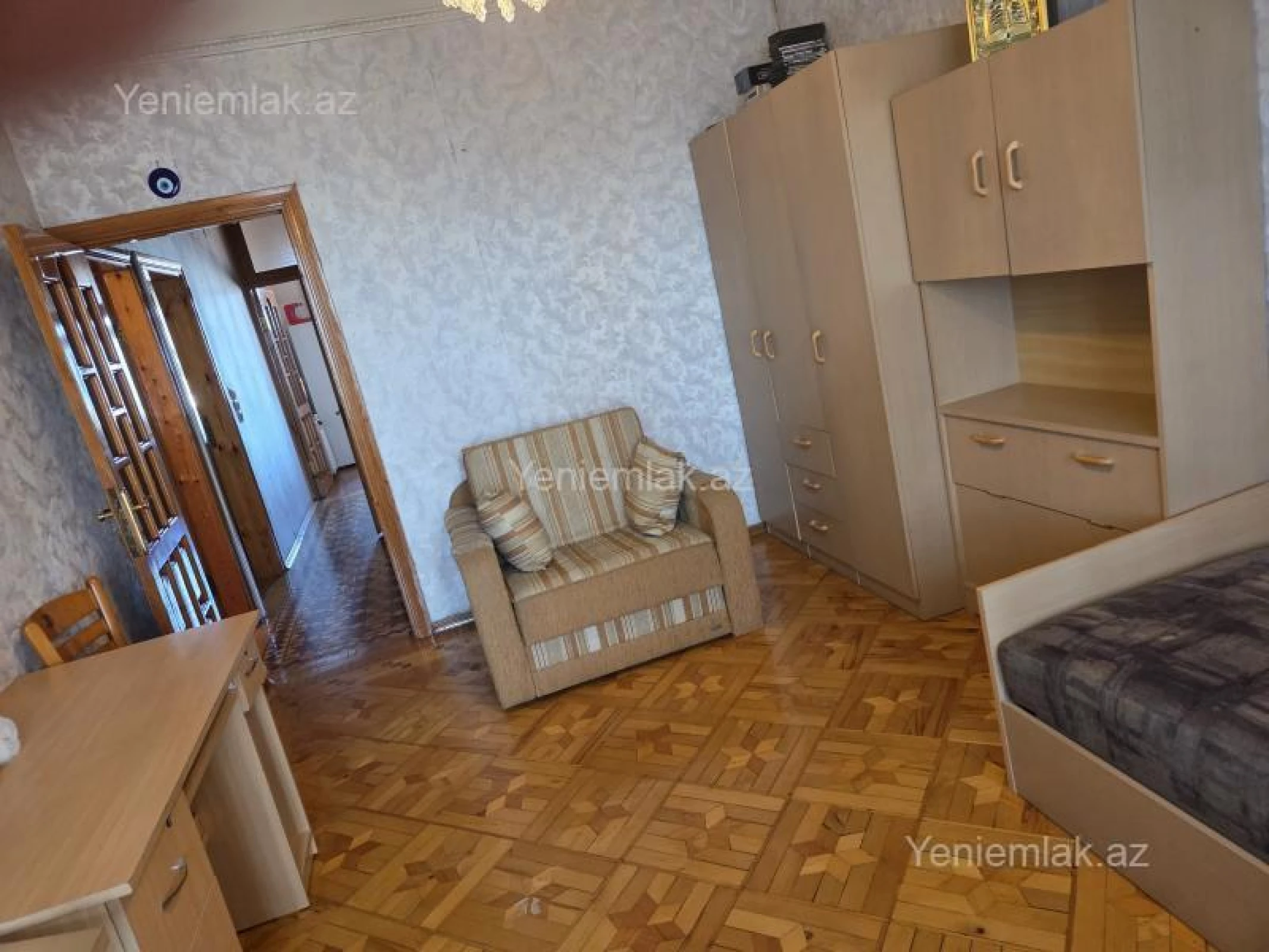 Satılır 4 otaqlı köhnə tikili 110 m²