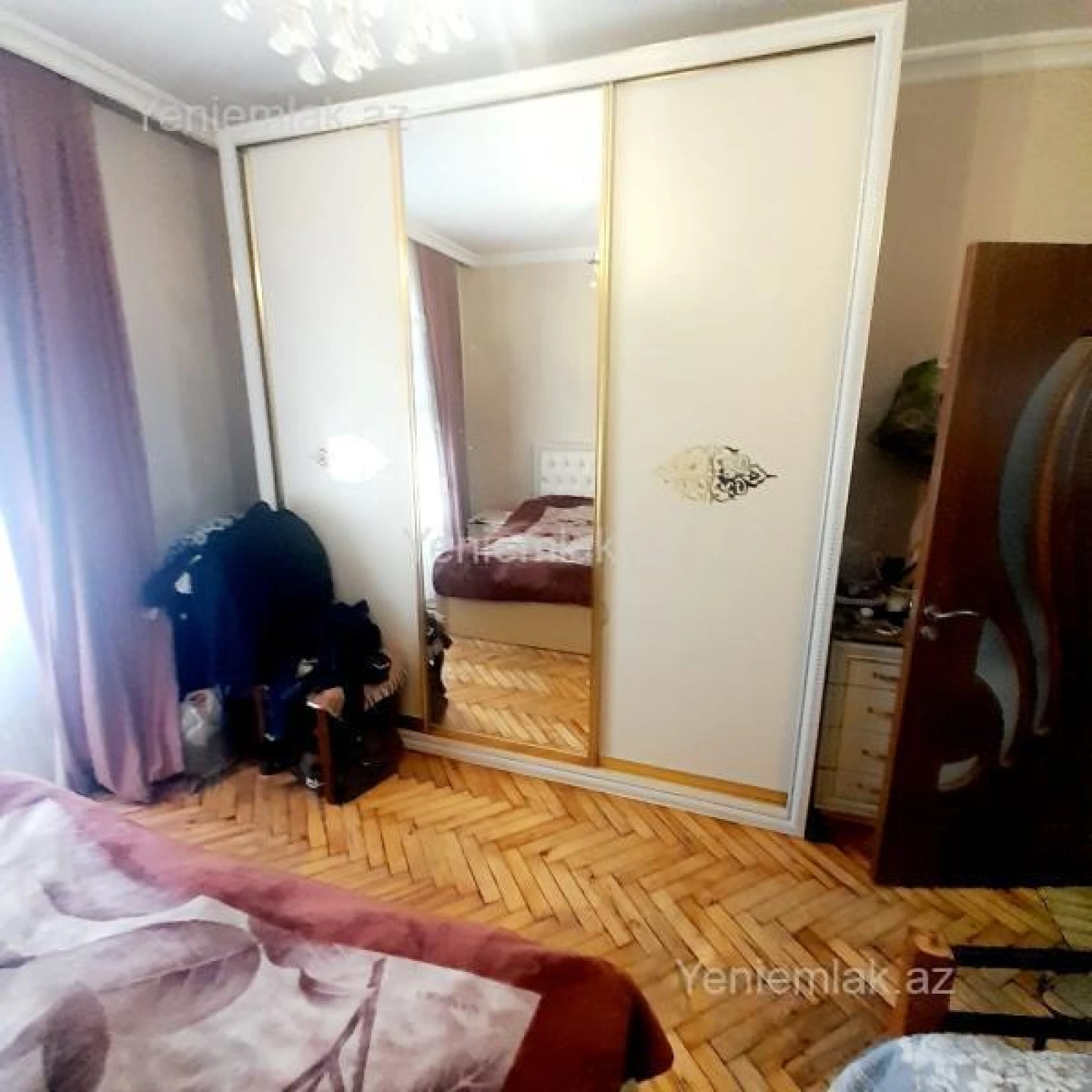 Satılır 2 otaqlı köhnə tikili 56 m²