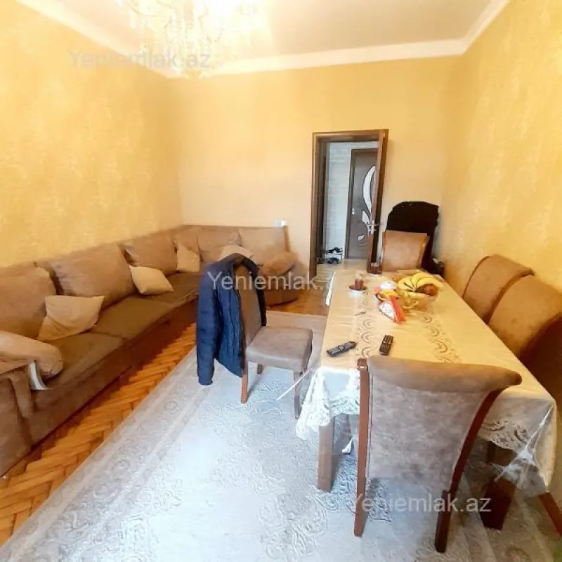 Satılır 2 otaqlı köhnə tikili 56 m²