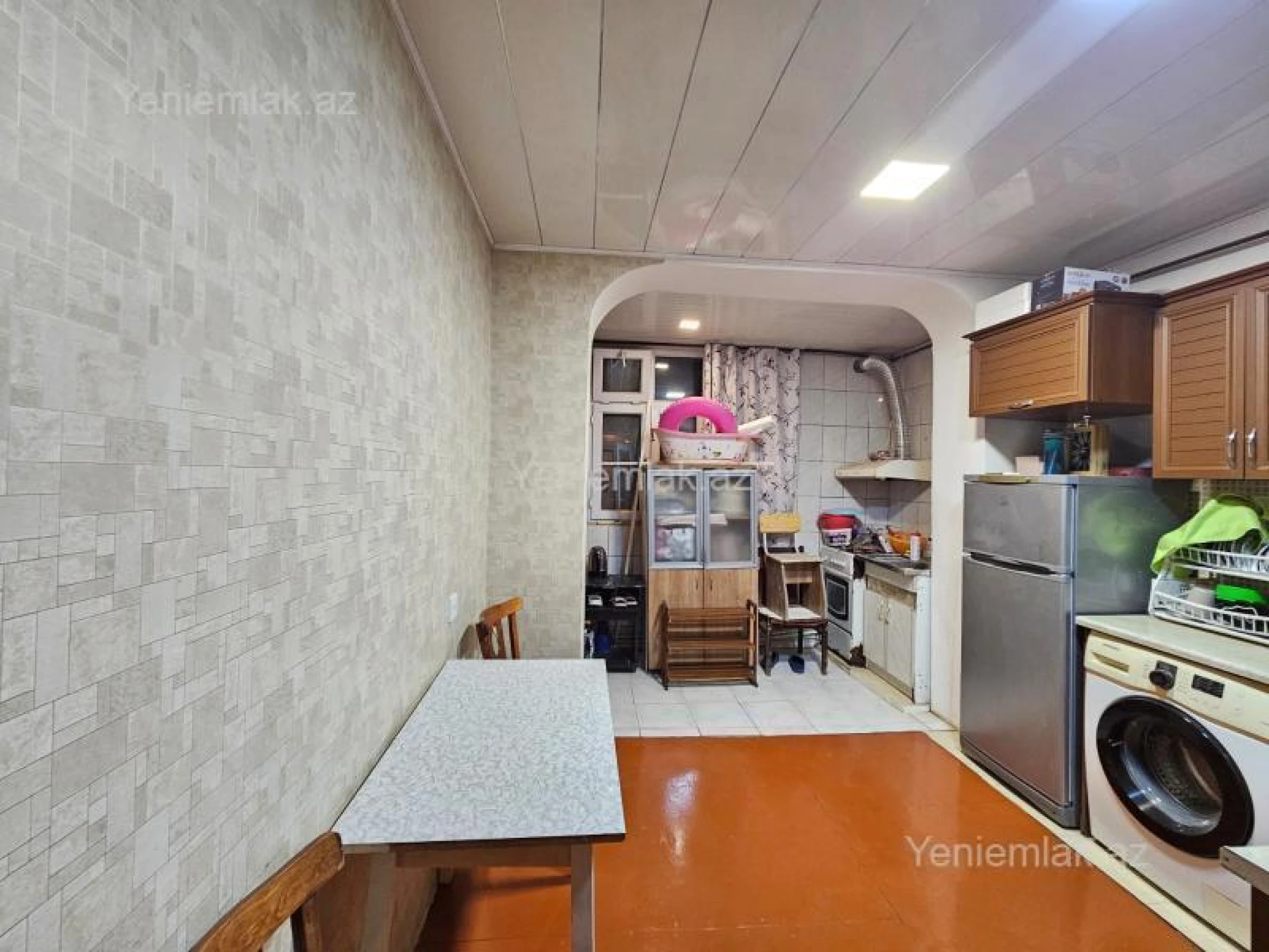 Satılır 2 otaqlı köhnə tikili 56 m²