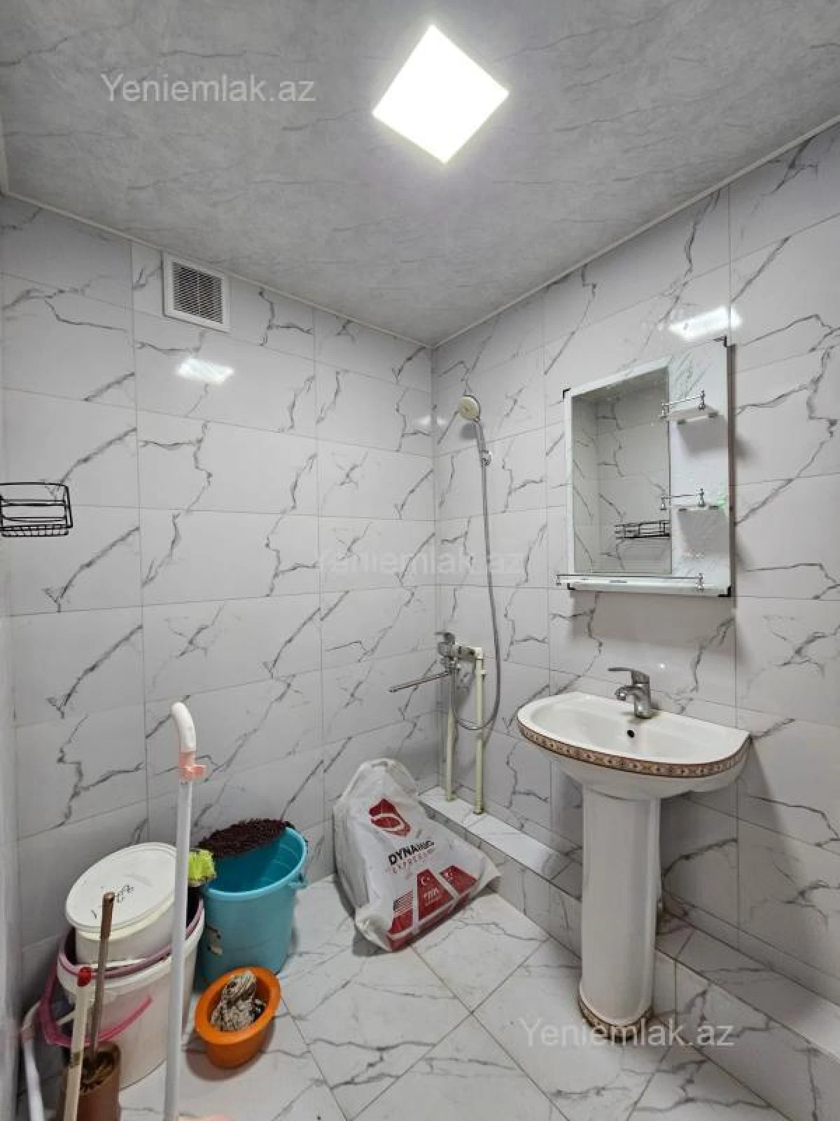 Satılır 2 otaqlı köhnə tikili 56 m²