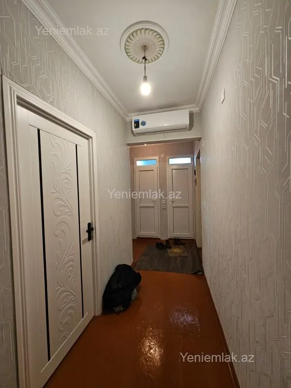 Satılır 2 otaqlı köhnə tikili 56 m²
