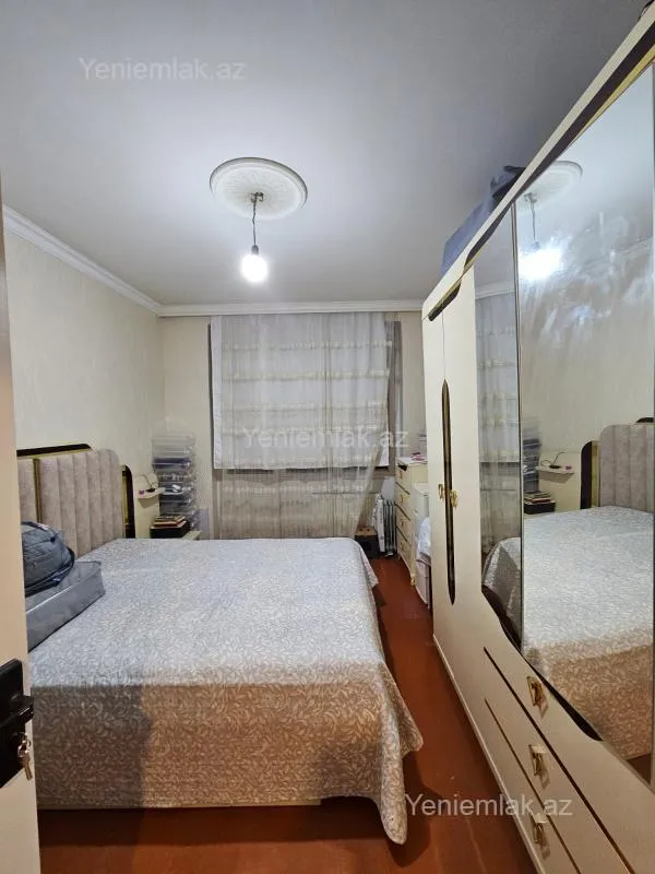 Satılır 2 otaqlı köhnə tikili 56 m²