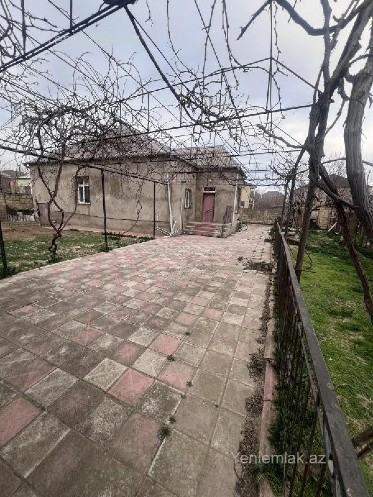 Satılır 4 otaqlı həyət evi 144 m²