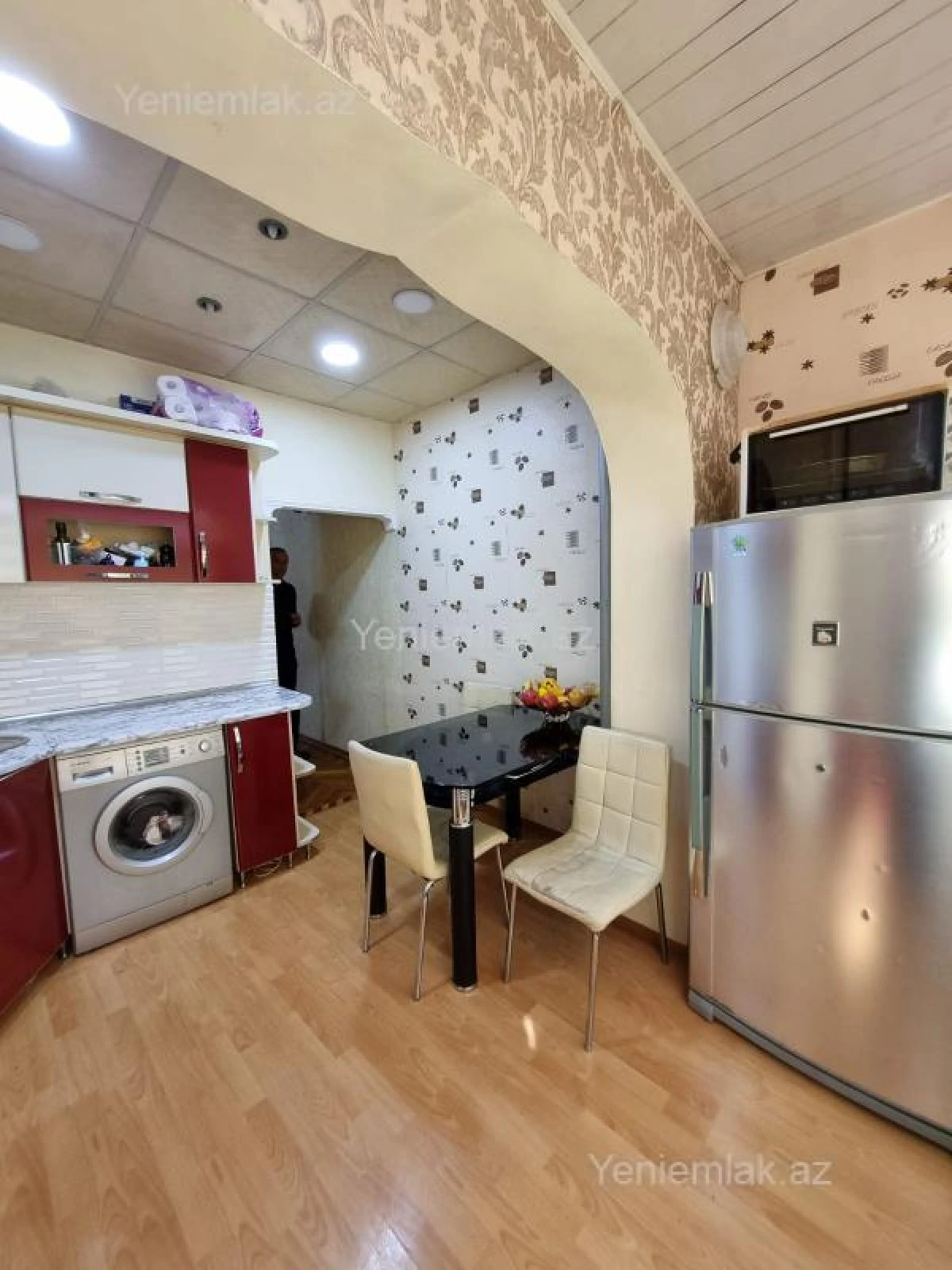 Satılır 4 otaqlı köhnə tikili 100 m²