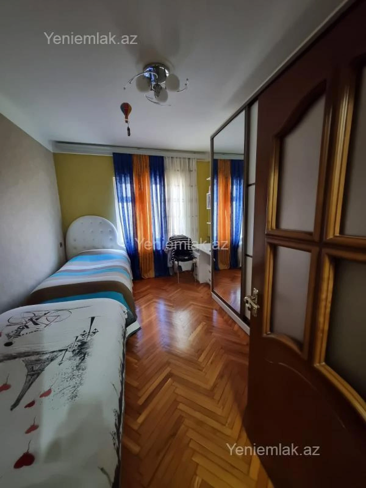 Satılır 4 otaqlı köhnə tikili 100 m²