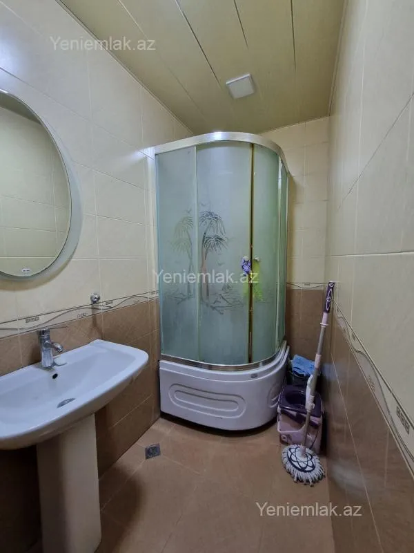 Satılır 4 otaqlı köhnə tikili 100 m²