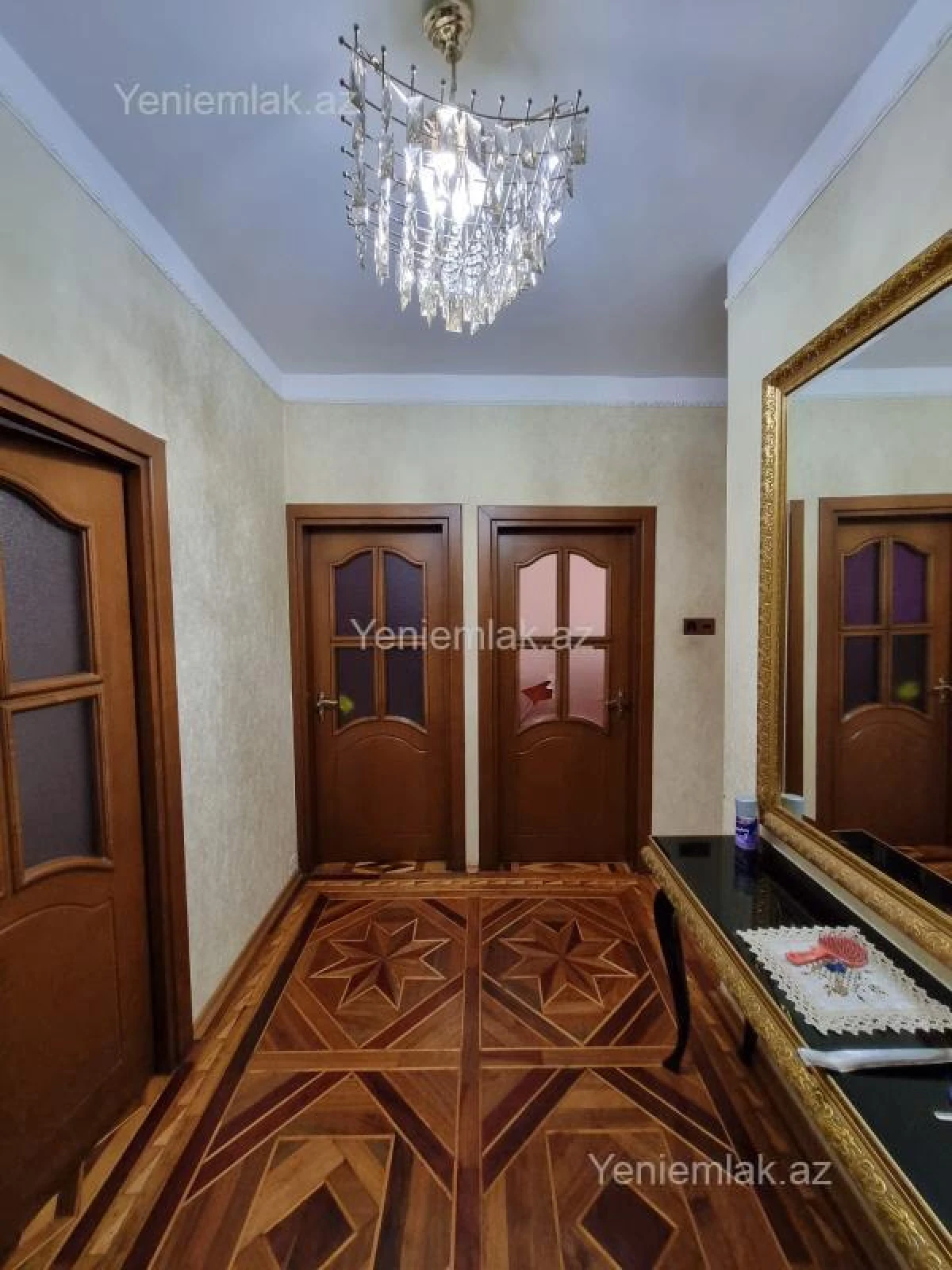 Satılır 4 otaqlı köhnə tikili 100 m²