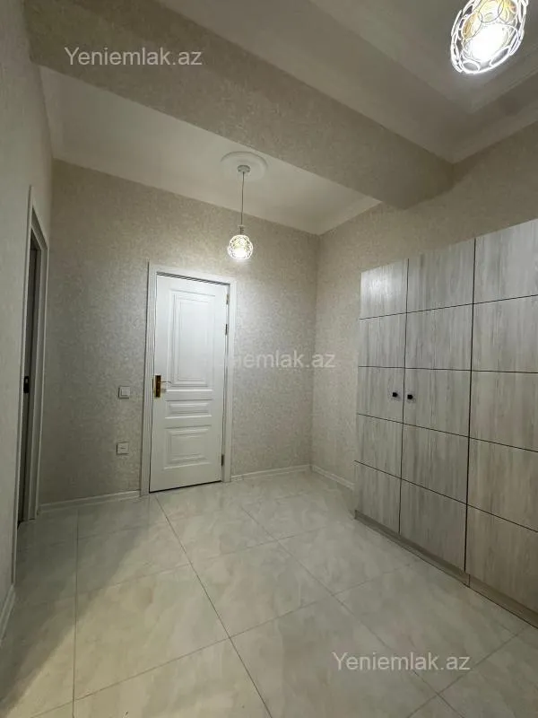 Satılır 2 otaqlı yeni tikili 82 m²