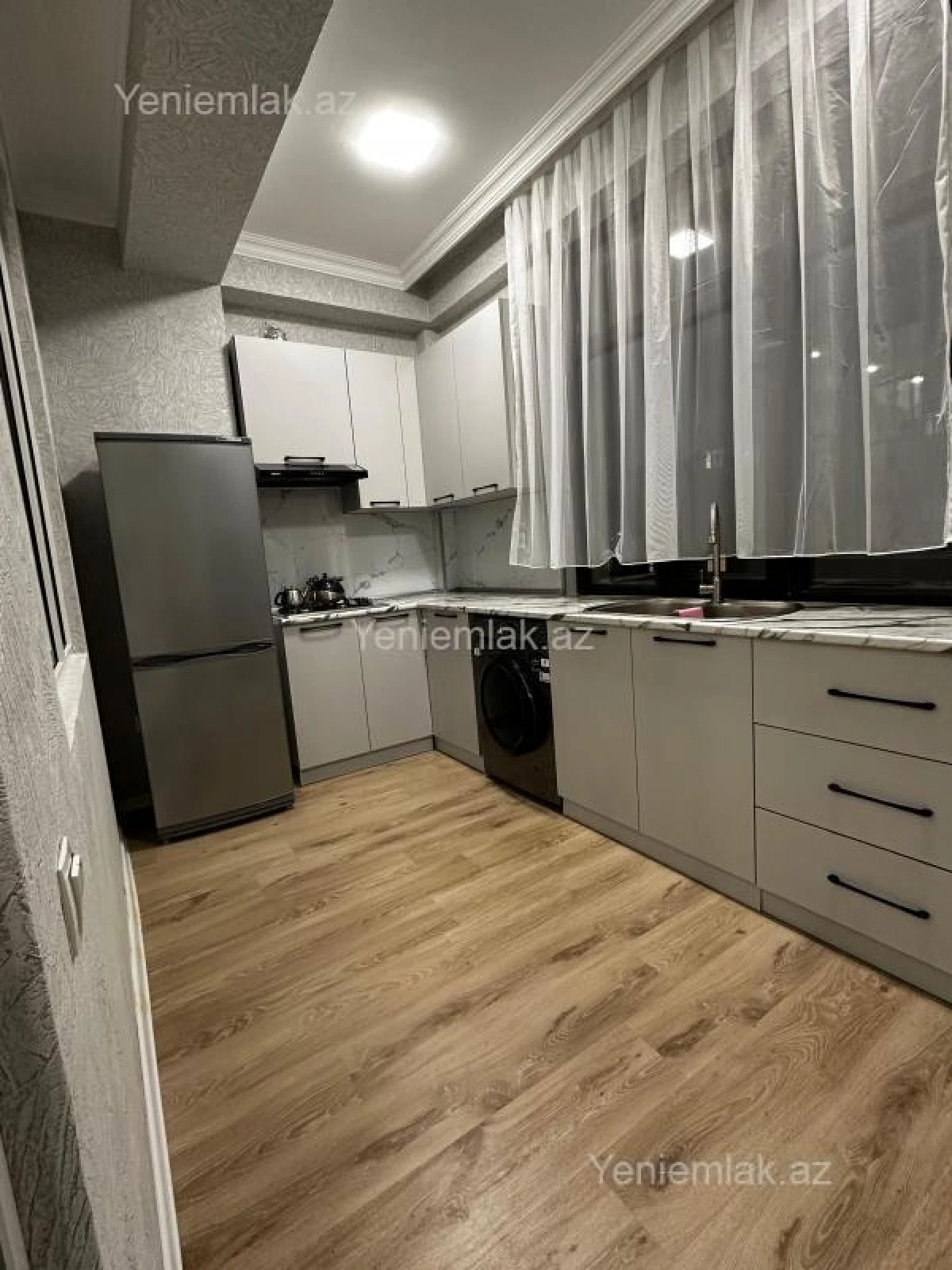 Satılır 2 otaqlı yeni tikili 82 m²