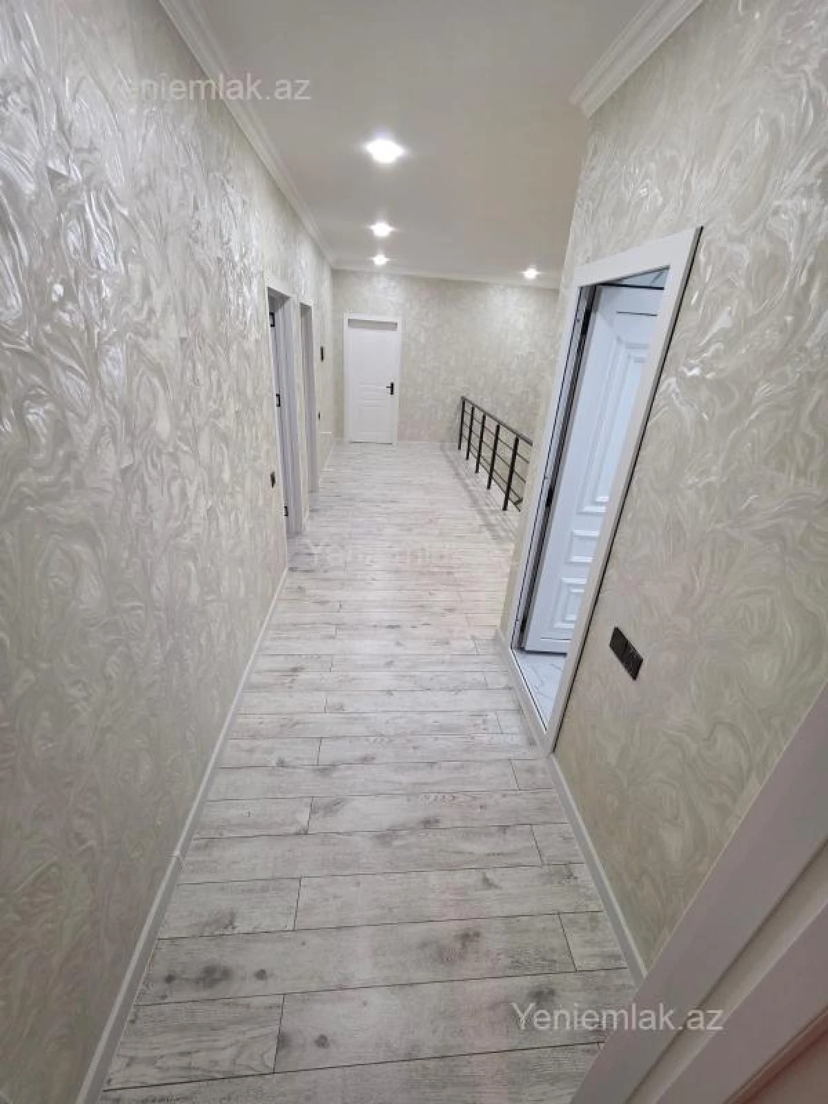 Satılır 6 otaqlı həyət evi 250 m²