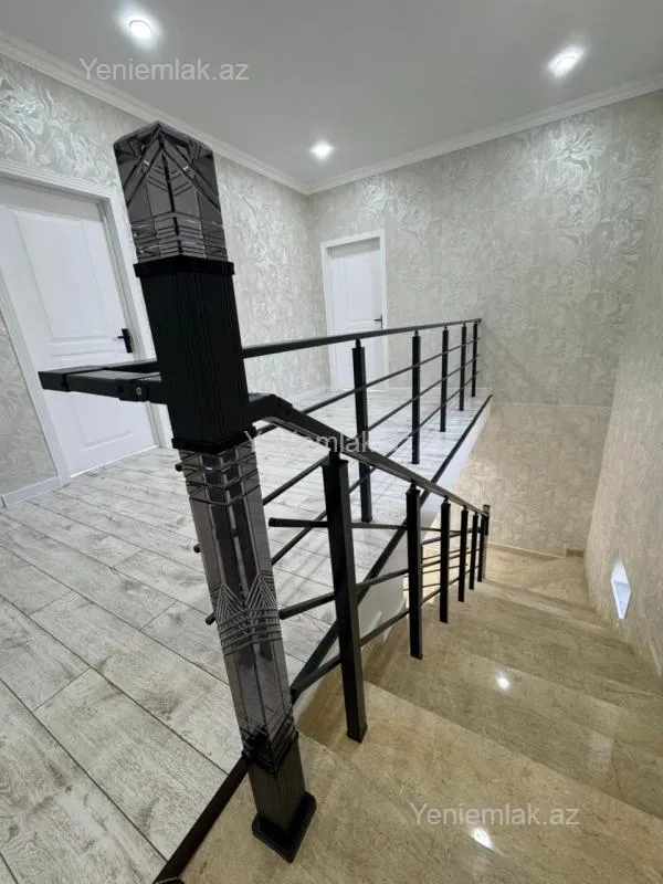Satılır 6 otaqlı həyət evi 250 m²
