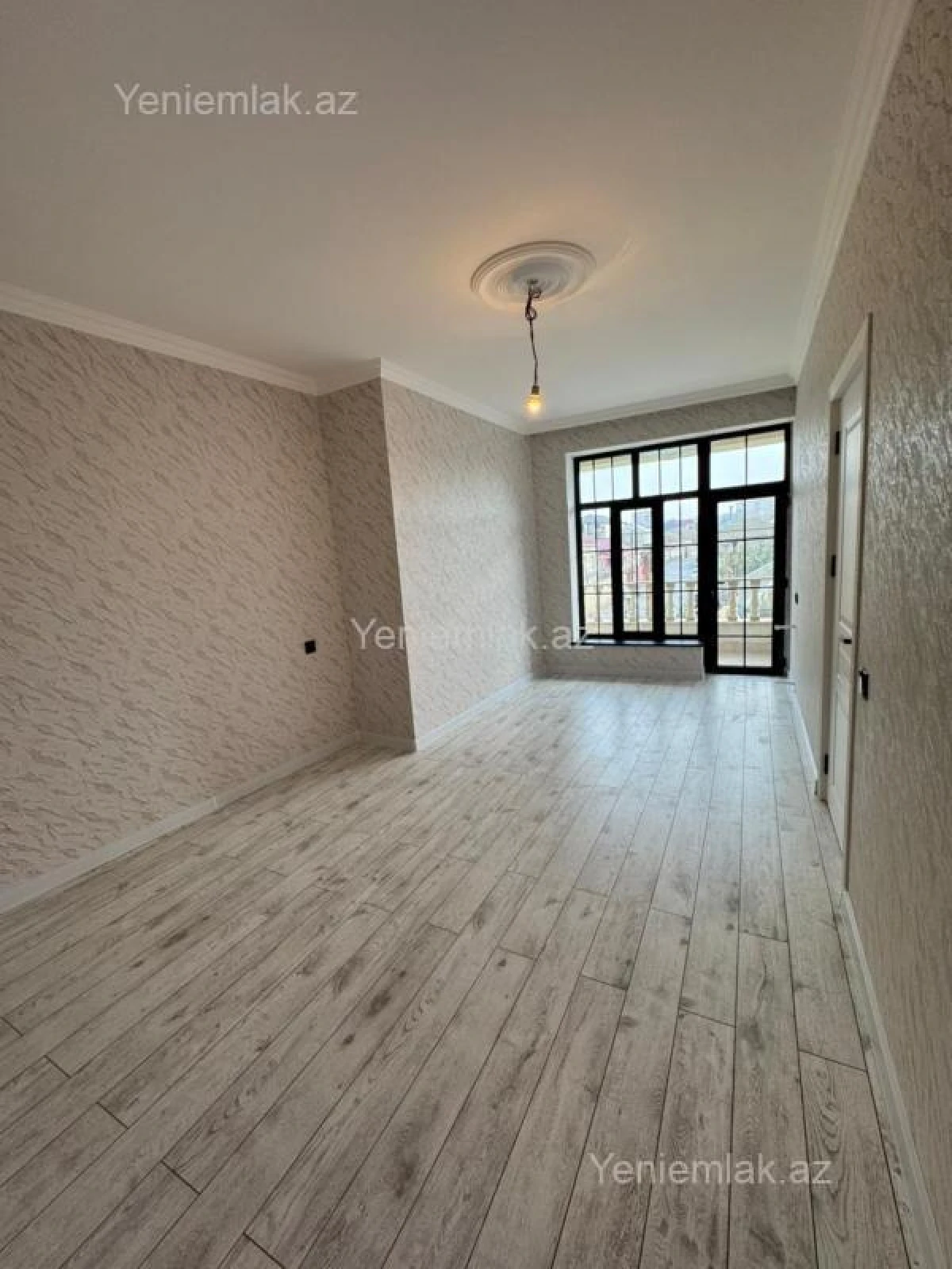 Satılır 6 otaqlı həyət evi 250 m²