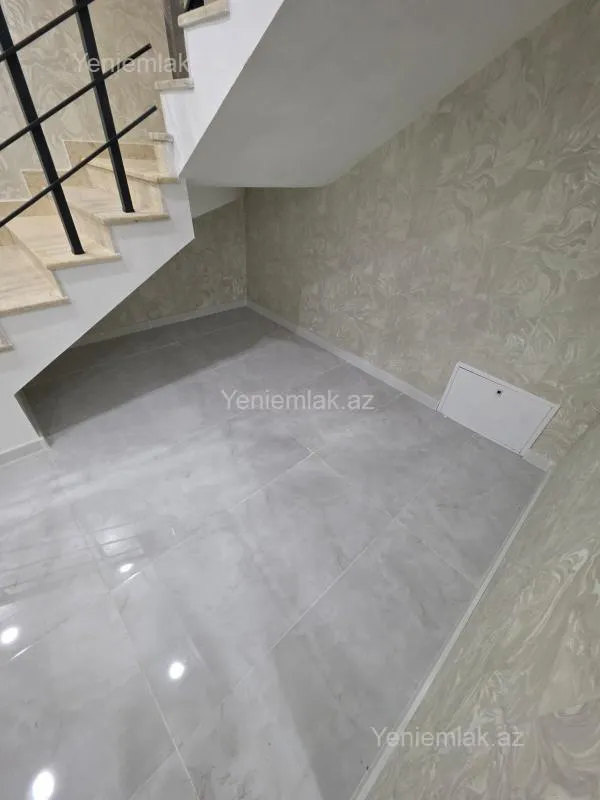 Satılır 6 otaqlı həyət evi 250 m²