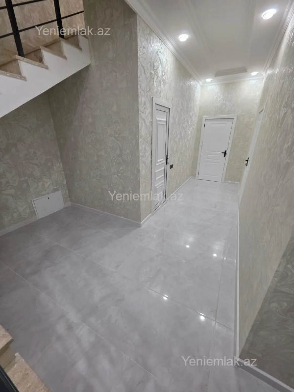 Satılır 6 otaqlı həyət evi 250 m²