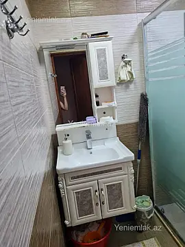 Satılır 4 otaqlı köhnə tikili 110 m²