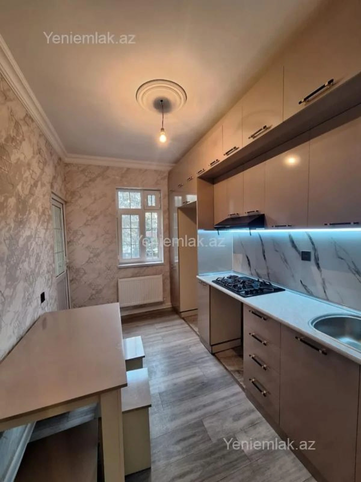 Satılır 3 otaqlı köhnə tikili 72 m²