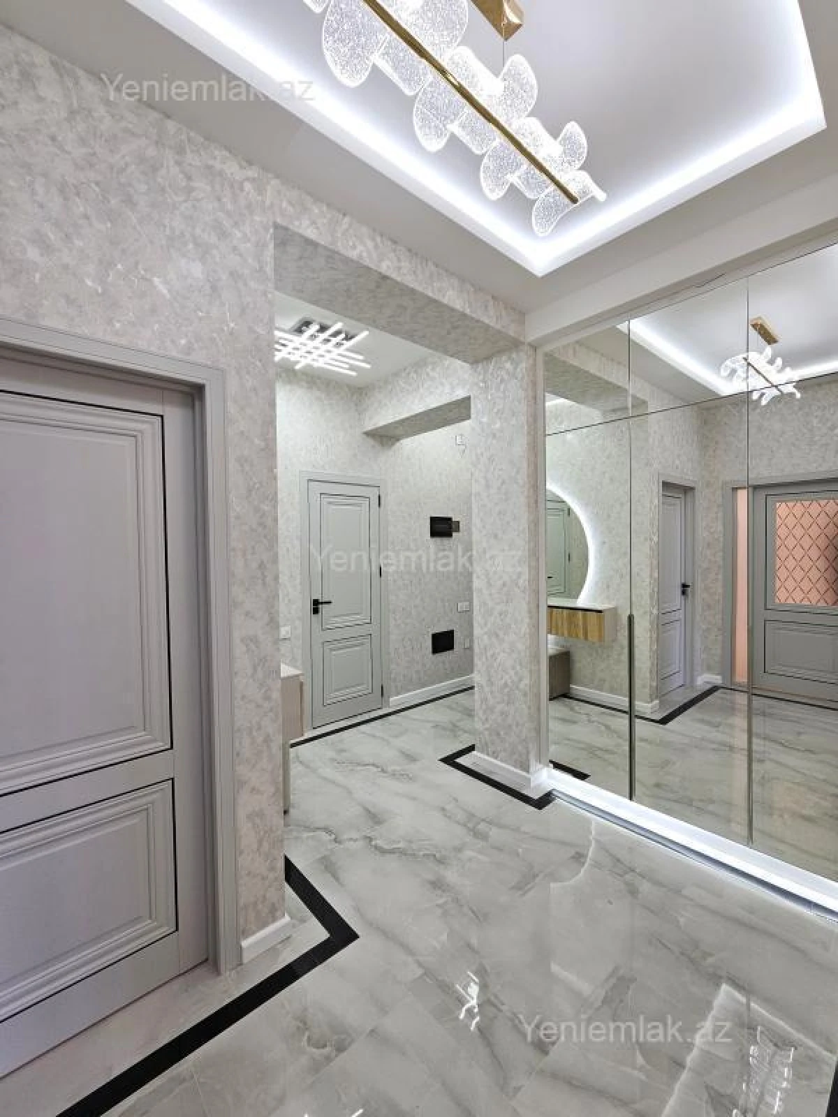 Satılır 2 otaqlı yeni tikili 75 m²