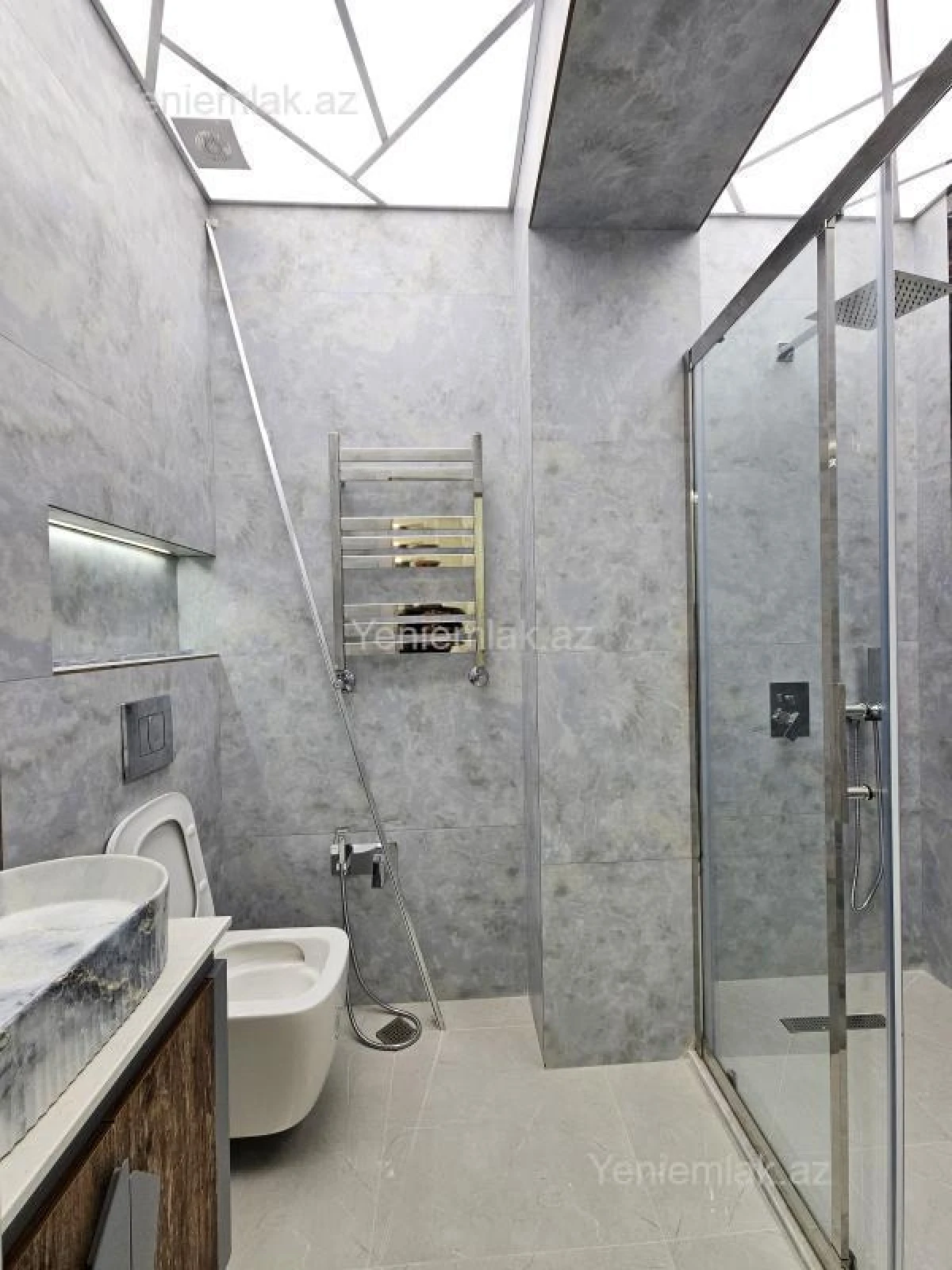 Satılır 2 otaqlı yeni tikili 75 m²