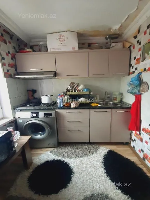 Satılır 1 otaqlı köhnə tikili 31 m²